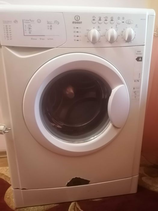 Пральна машина Indesit