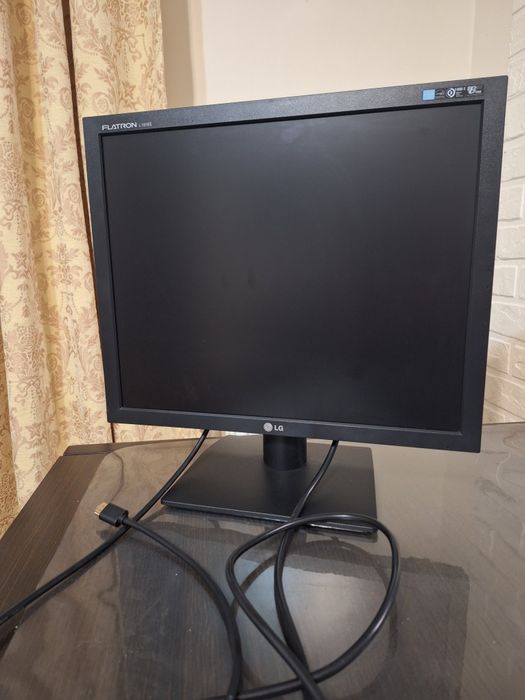 Продам монітор бренду "LG" Flatron