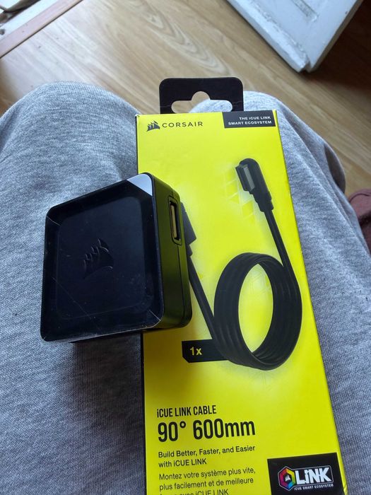 Corsair iCUE Link System Hub + Cabo 600mm 90° (Novo)