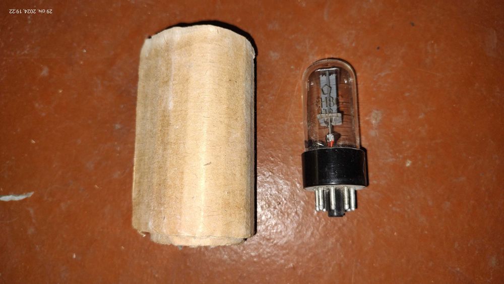 Радіолампа 6Н8С, 07.1978 року, не була в використанні.
