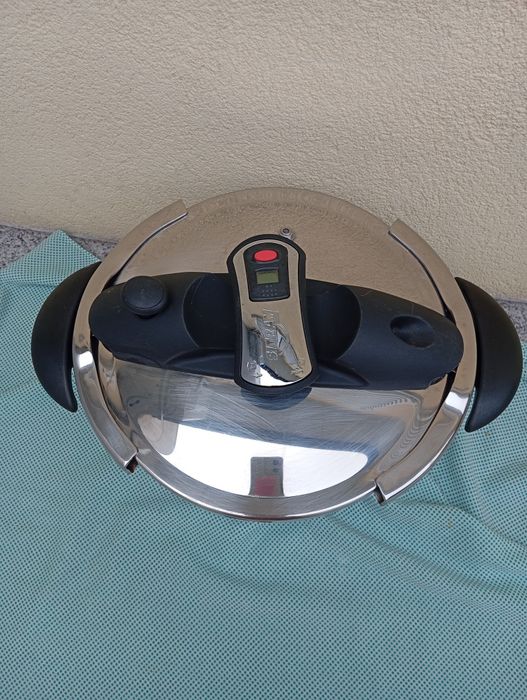 Vendo panela de pressão 8L 40€