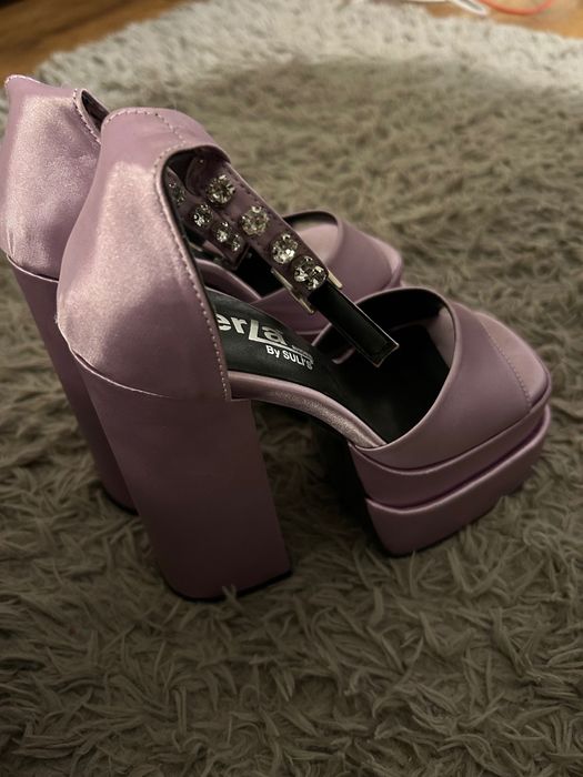 Buty na dużym obcasie