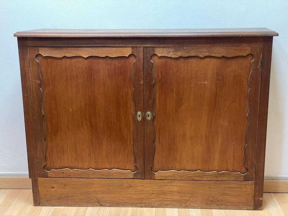 Sapateira antiga em madeira maciça, movel