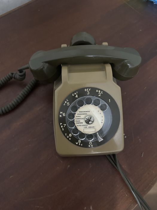 Telefone antigo.