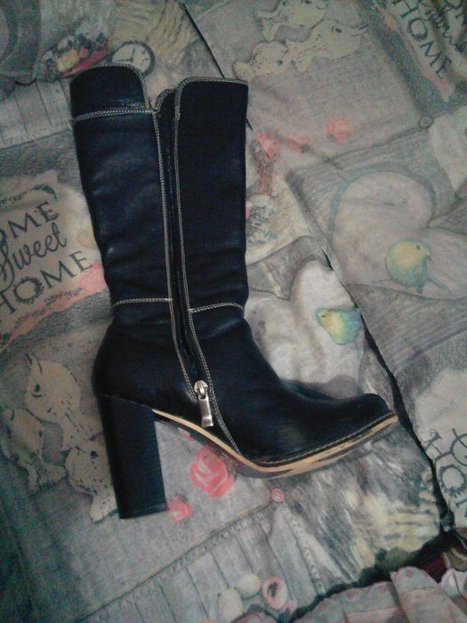 Сапоги осенние на каблуках 39 розмер