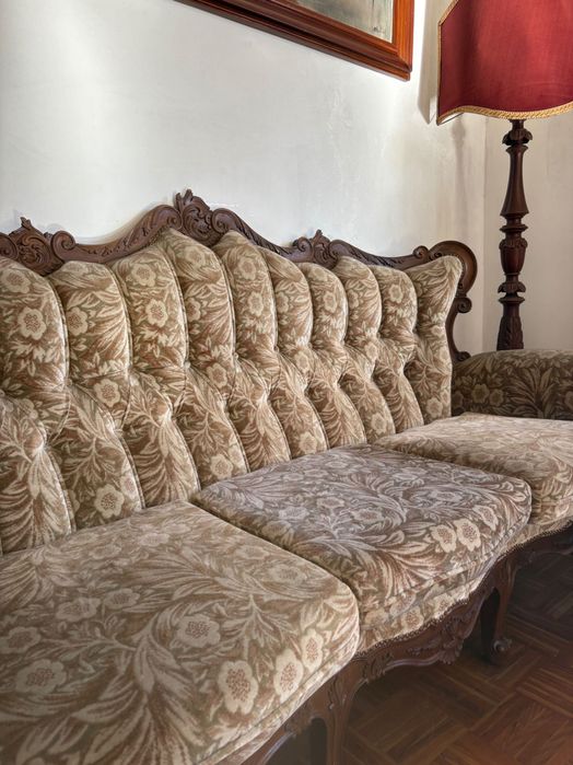 Conjunto sofá de 3 lugares + cadeirão