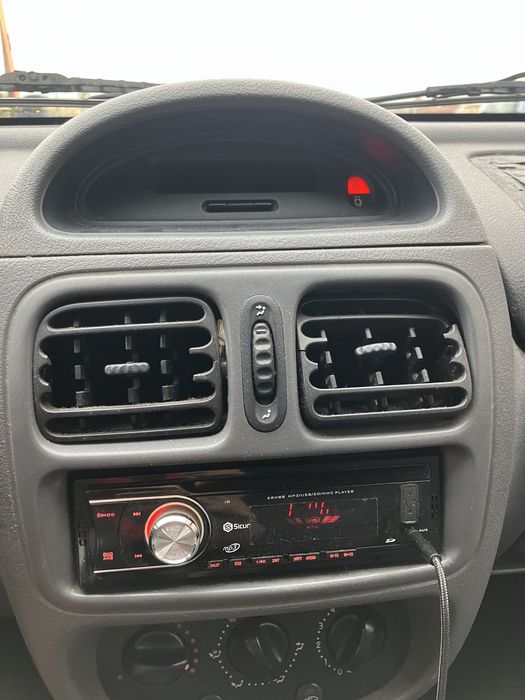 Renault Clio 2000