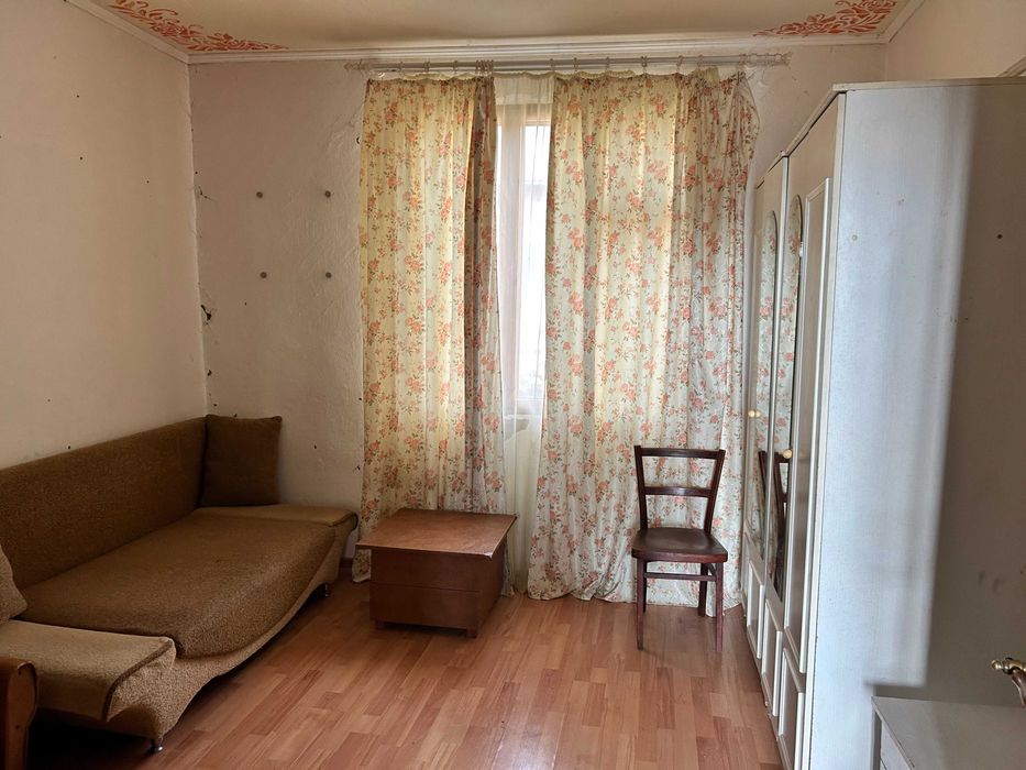 Будинок з краєвидом у с. Коровія біля Чернівців