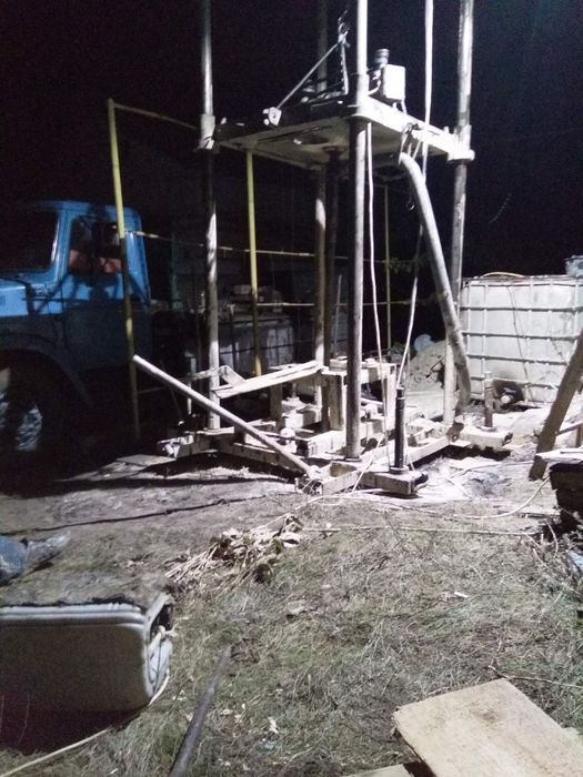 Буріння свердловин у важкодоступних місцях  камінь граніт