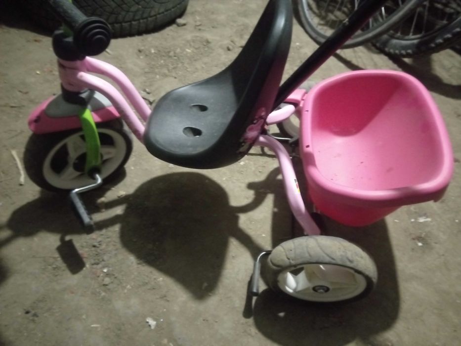 Дитячий триколісний велосипед.