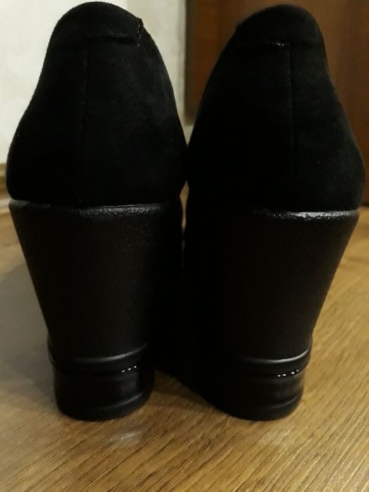 Замшевые туфли новые