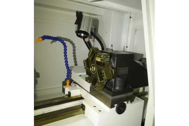 Токарний верстат по металу з ЧПУ MAST ML 320х500 SM6