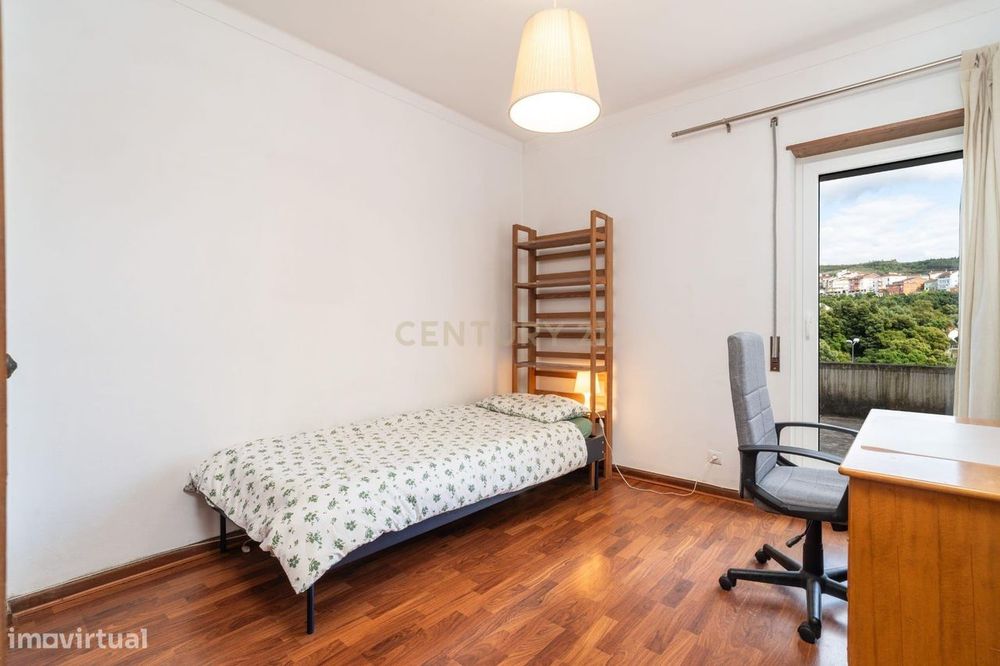T3 Duplex com 2 Terraços, na Av. Elísio de Moura, em Coimbra
