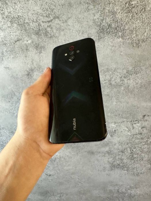 ZTE Nubia Play 5G лучший игровой телефон за свои деньги