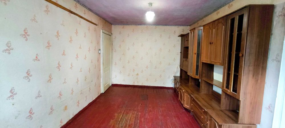 КУПУЙТЕ трикімнатну квартиру в центрі села Катюжанка!