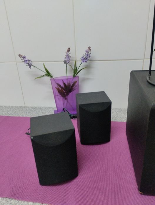 Speakers in very good condition64585125494274121