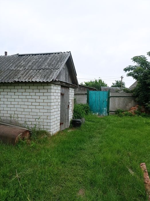 Будинок по трасі Чернігів-Київ в селі Серединка.ЗРУЧНОСТІ. Зем. 2га.