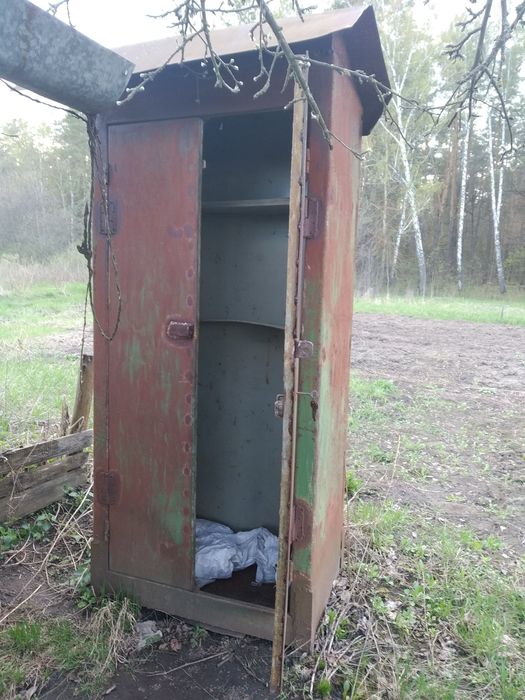 Металева   будка