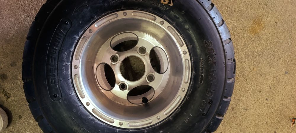 Jante 9 e pneus de estrada