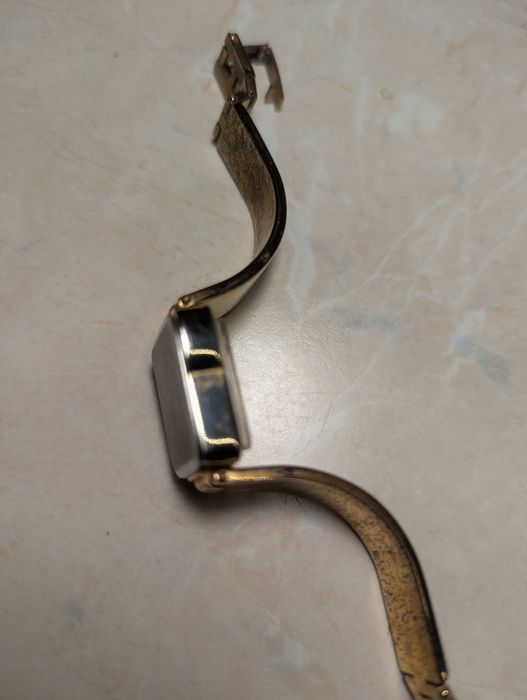 Жіночий наручний годинник "Луч", працюючий.