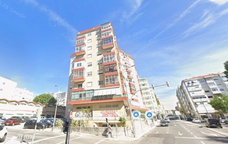 T2 em Agualva com Varanda e Elevador