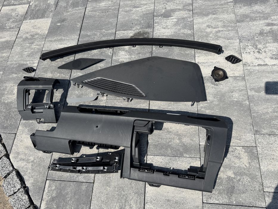 Панель id 3  бардачок деталі панелі салона