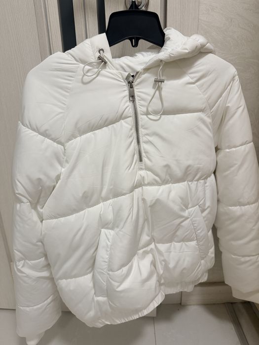 Куртка жіноча Bershka