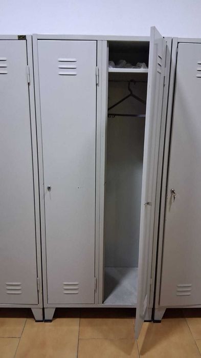 Cacifo metálico duplo, em excelente estado, 1 unidade disponível