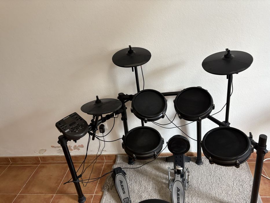 Bateria Eletrônica Alesis nitro mesh kit