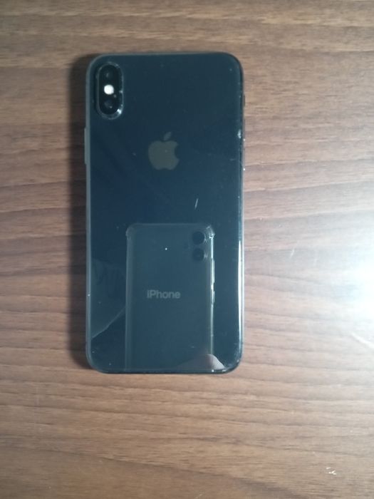 Продам айфон х битий екран