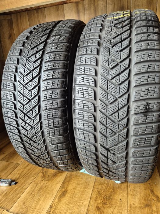 255/45/19 Pirelli Sottozero 3 Para zima 7mm 2022r