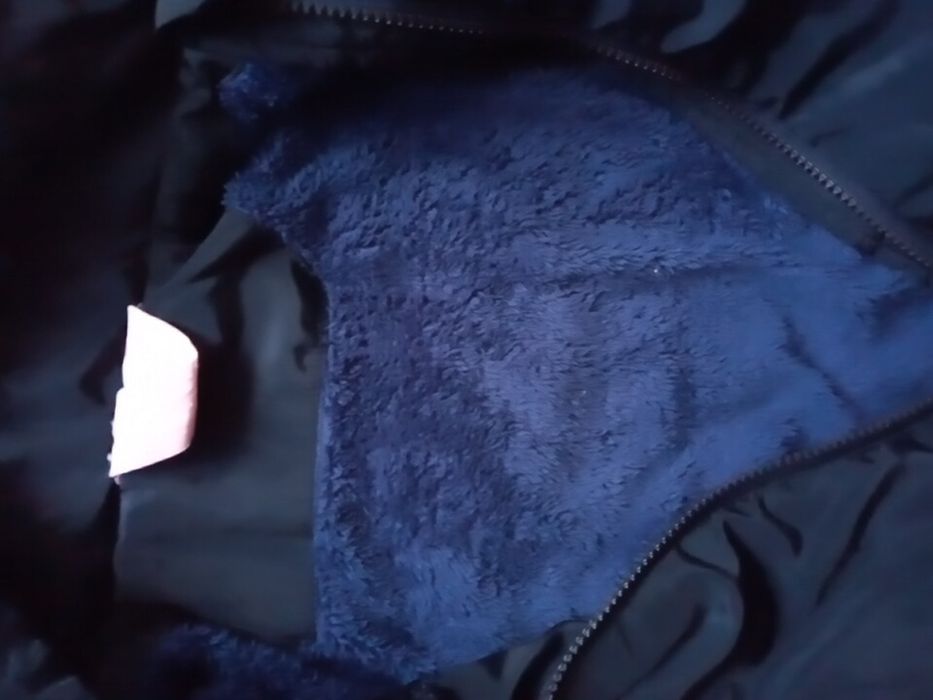 Стильна зимова куртка з хутром на 5-6 років