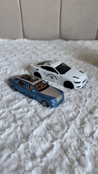 Машинки на пульті керування