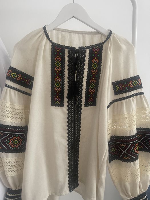 Жіноча вишиванка