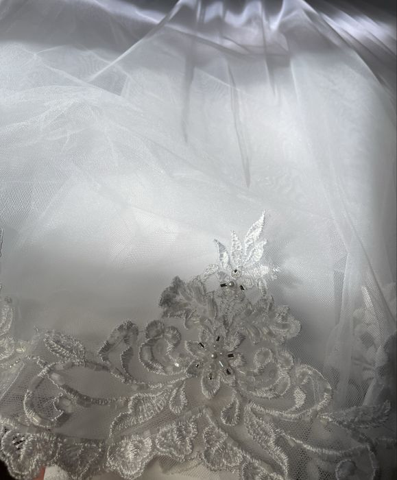 Elegancka suknia  slubna księżniczka r.40/L