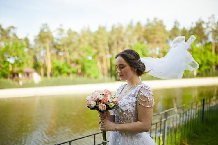 Весільна сукня