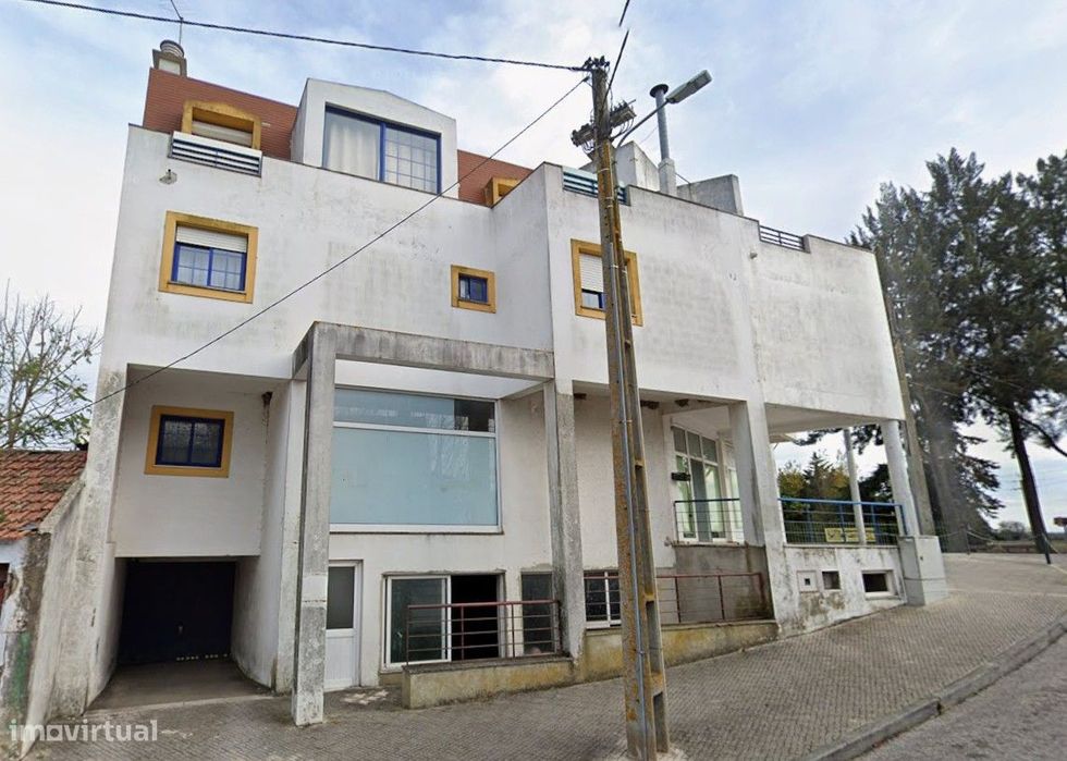 Garagen e estacionamento em Almeirim, Almeirim