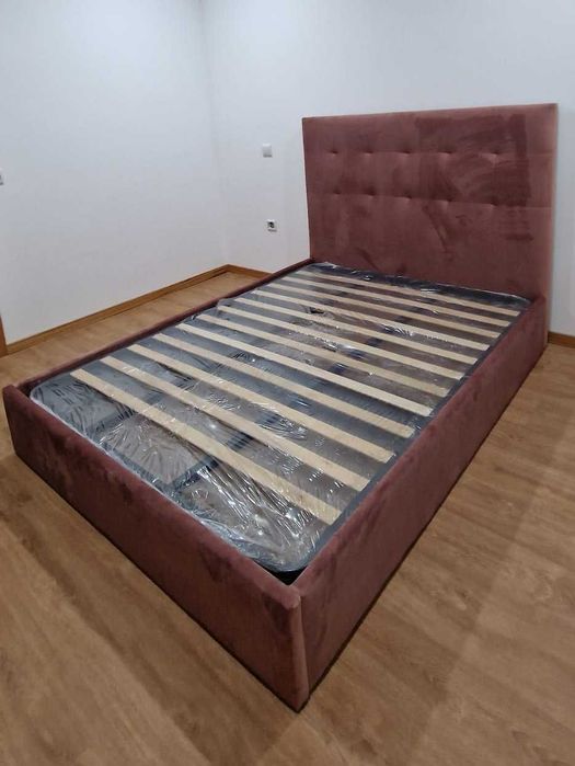 Camas De Casal Estofadas Top de Gama 190x140m Estrado Incluído 199€ !!