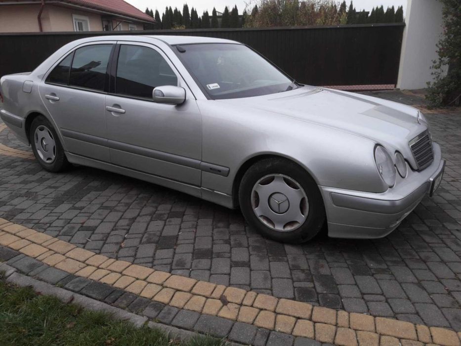 Mercedes-BENZ E 210 CDI