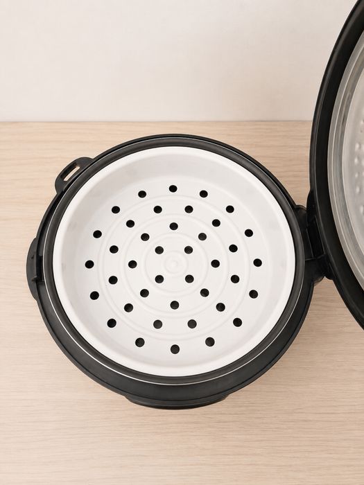 Мультиварка Rotex RMC505-B, 5 л, 900 Вт