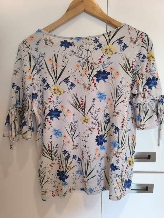 Bluzka w kwiaty M