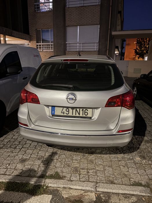 Opel Astra Sports Tourer 1.6 Diesel 110cv foto 3