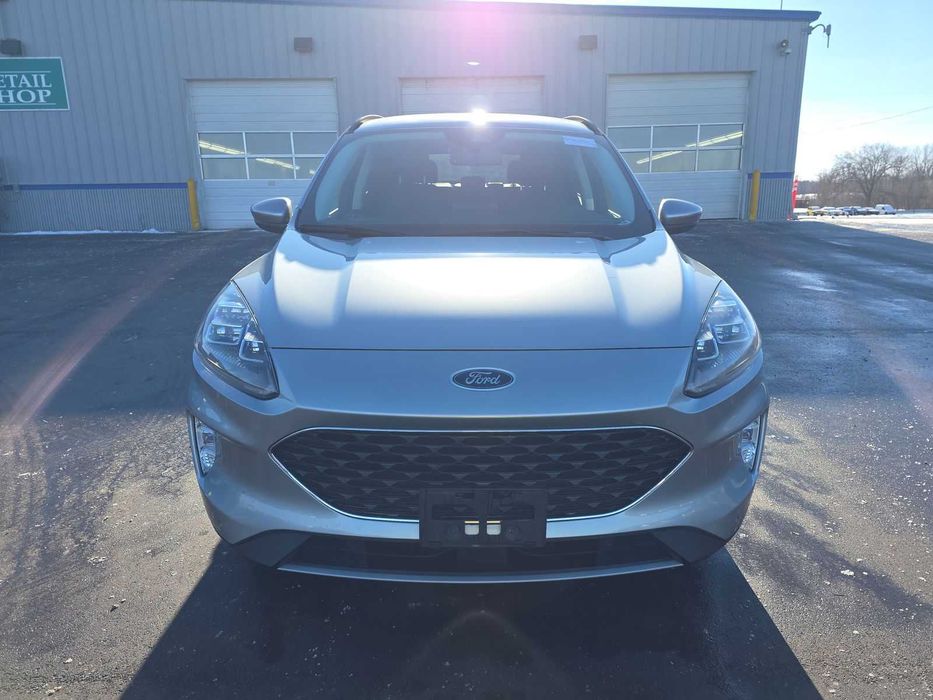 2022 Ford Escape Hybrid Titanium