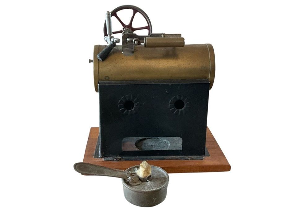 Antiga máquina a vapor , rara !