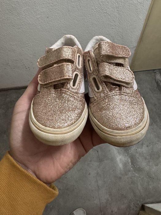 Ténis Vans Old Skool V-tam 22, em excelente estado