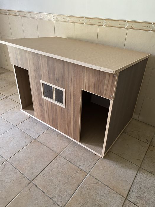 Casota para caes de medio e pequeno porte em madeira tratada
