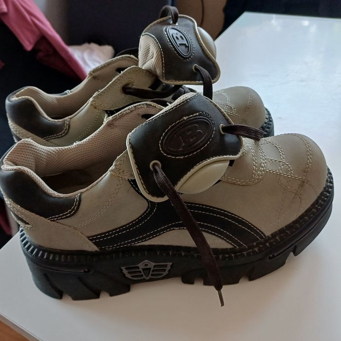 Buty na platformie Booster rozm.42 skorzane