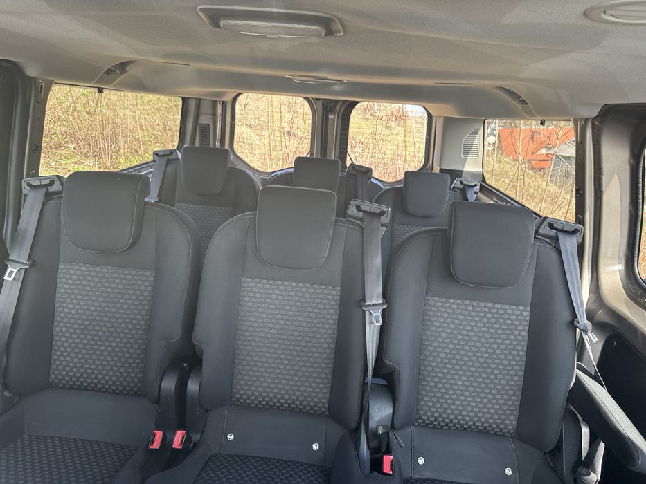 Wynajem  9 osobowego busa plus box na narty 500 l