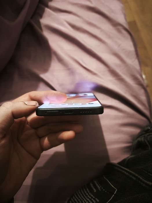 Продам Redmi note 13 pro 5g 12/256