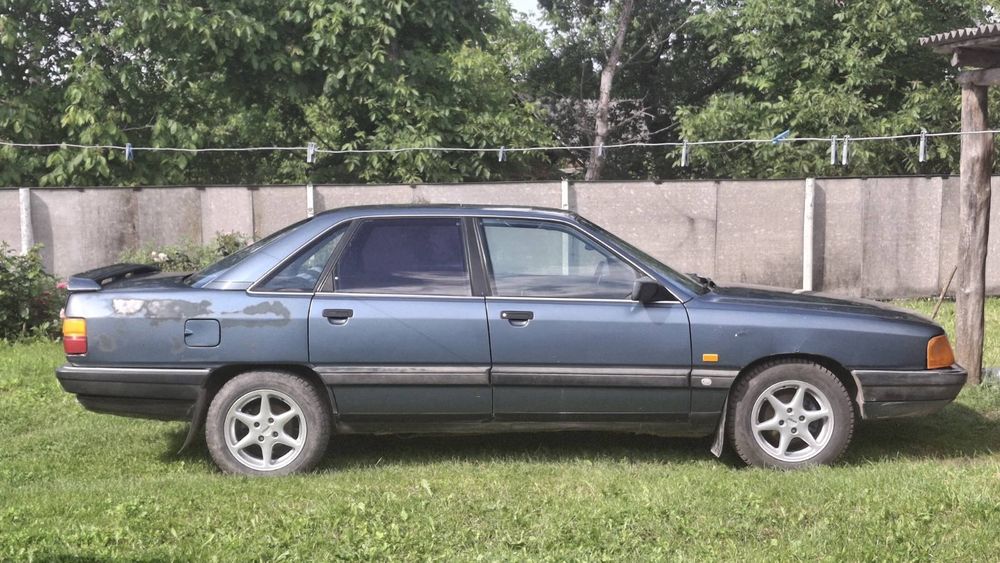 Продам Ауді 100 2.3 бенз